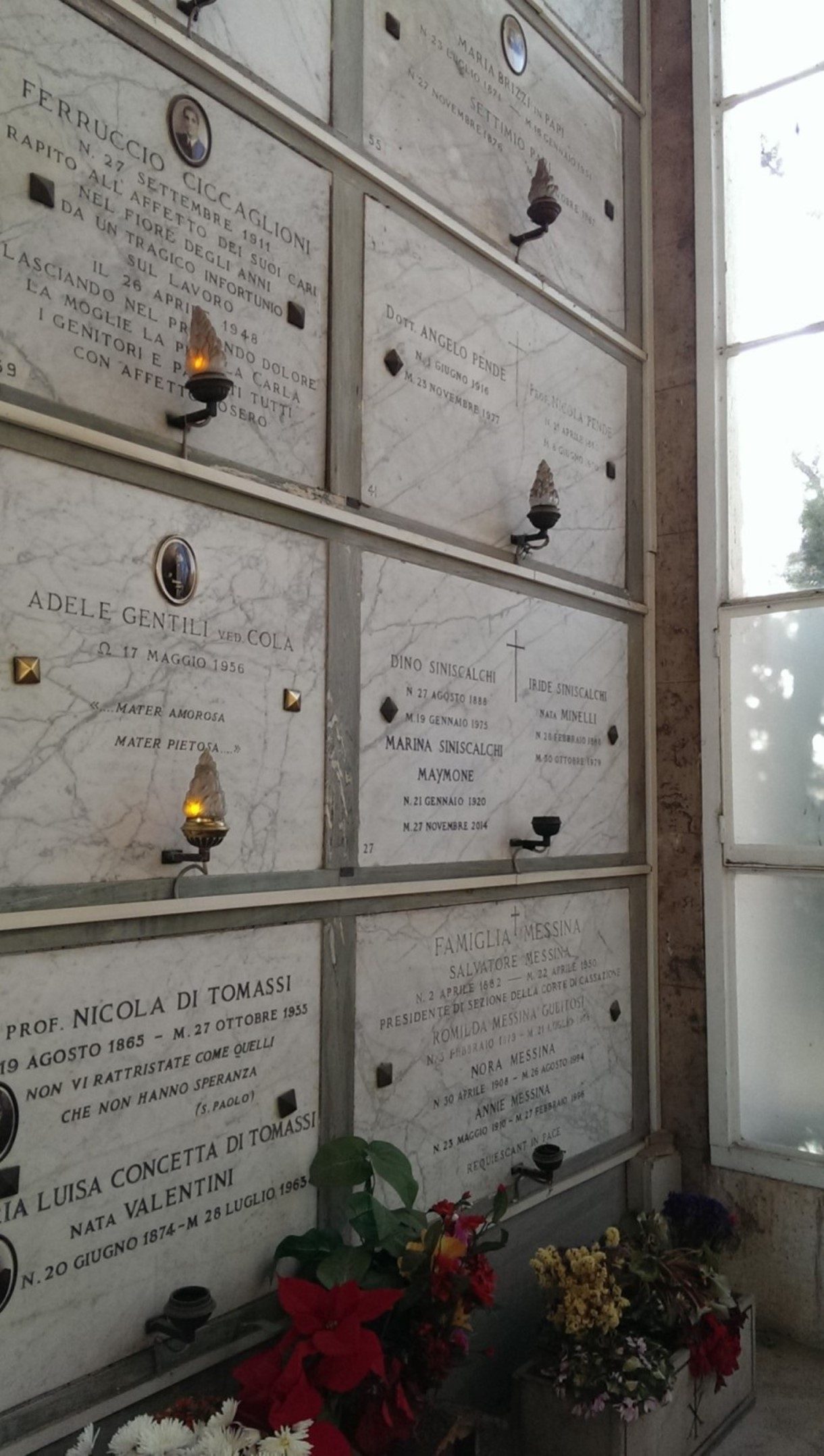 Nicola Pende's tomb (1).jpg